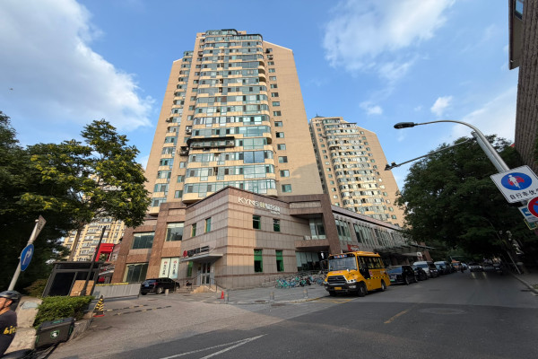 雅安国际公寓，金宝街东段