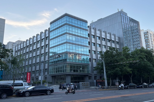101大厦和102大厦，锦鹏大厦。
