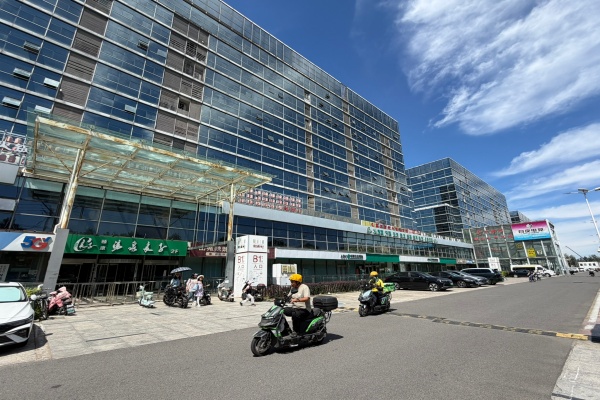 邻中国传媒大学，锐城国际大厦租售