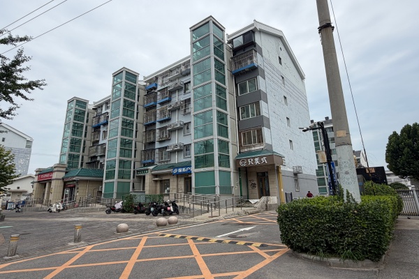 常营民族家园租房1-2-3人一间房，押金押一付三