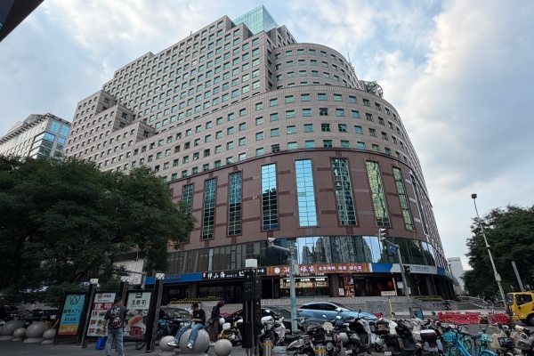 朝外市场街，泛利大厦