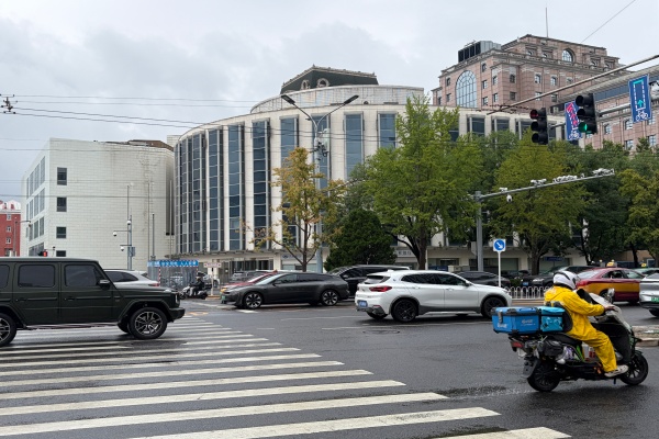 工体南路，镜湖国际酒店