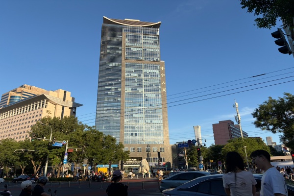 租赁部电话，三里屯最高建筑之一